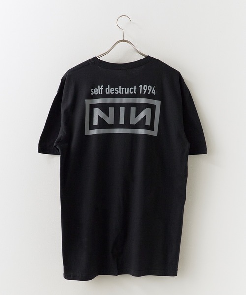 Chick(チック)の「NINE INCH NAILS/ナイン・インチ・ネイルズ SELF DESTRUCT 94 NineInchNalls Classic LOGO TEE フォトTシャツ グラフィックT 2026年 夏 夏服(Tシャツ/カットソー・メンズ・ブラック系その他・S)」の2枚目の写真