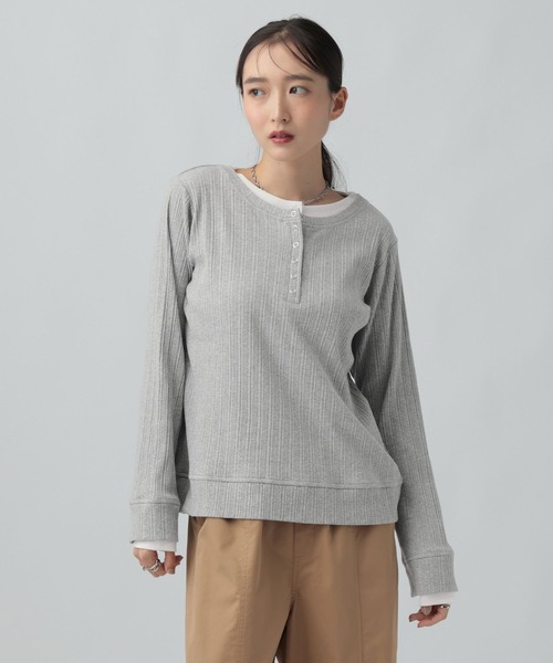 LEPSIM(レプシィム)の「ランダムテレコドッキングヘンリープルオーバー 1067563(Tシャツ/カットソー・レディース・ブラック/アイボリー/グレー・FREE)」の3枚目の写真