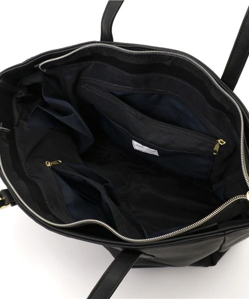 LBC（エルビーシー）の「ネオスムース合皮10ポケトートバッグ              （トートバッグ・レディース・オフホワイト/ブラック/ライトブラウン・ONE SIZE）」の9枚目の写真