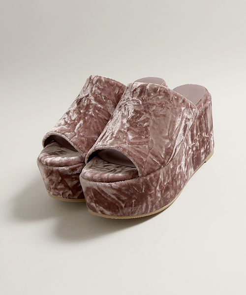 WEGO(ウィゴー)の「WEGO/厚底クラッシュベロアサンダル(サンダル・レディース・ベージュ/パープル/グレー・LARGE/MEDIUM)」の13枚目の写真