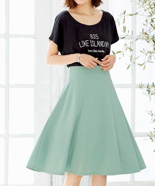 Pierrot（ピエロ）の「6面切替フレアスカート ロング丈（スカート・レディース・ネイビー/ブルー系その他/ベージュ/ブラック/ピンク系その他/グリーン系その他/グレー/オフホワイト/カーキ/ブルー系その他3/ボルドー/イエロー系その他/アクア/ピンク/モカ/ライトグレー/ミント/ライトブルー/ワインレッド/ブルー/ラベンダー/グリーン系その他2/レッド系その他・L/M）」の8枚目の写真