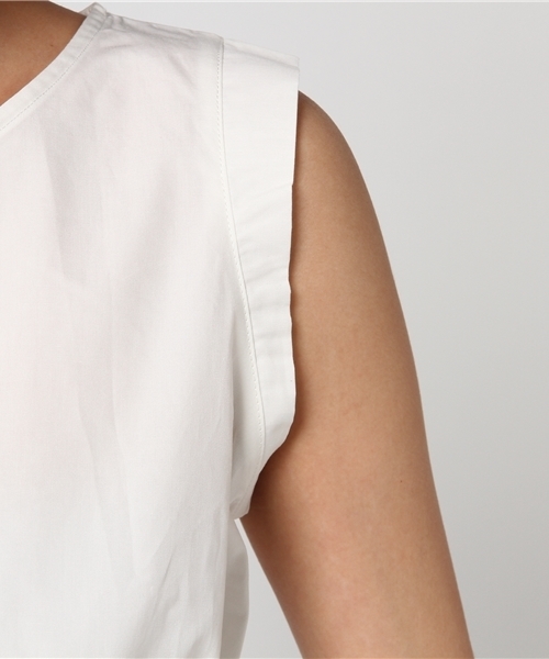 COLONY 2139(コロニートゥーワンスリーナイン)の「タイプライターウエストリボンブラウス(シャツ/ブラウス・レディース・イエロー/カーキ/レッド/オフホワイト/ネイビー・FREE)」の8枚目の写真