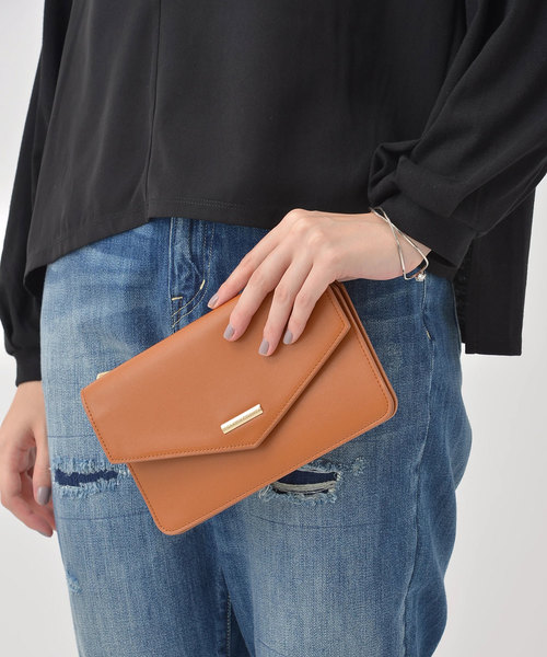 earth music&ecology（アースミュージックアンドエコロジー）の「ウォレットショルダーバッグ（ショルダーバッグ・レディース・ブラック/レッド/キャメル/グリーン・FREE）」の3枚目の写真