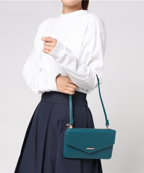 earth music&ecology（アースミュージックアンドエコロジー）の「ウォレットショルダーバッグ（ショルダーバッグ・レディース・ブラック/レッド/キャメル/グリーン・FREE）」の9枚目の写真