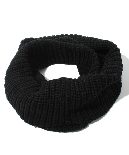 BEAMS(ビームス)の「BEAMS / AZE編みスヌード(マフラー・メンズ・ブラック/ブラウン/ネイビー・ONE SIZE)」の1枚目の写真