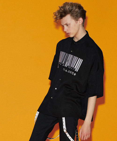 SHAREEF（シャリーフ）の「”BARCORD” EMB. S/S BIG SHIRTS（シャツ/ブラウス・メンズ・ホワイト/ブラック/ラベンダー・1/2/3）」の3枚目の写真