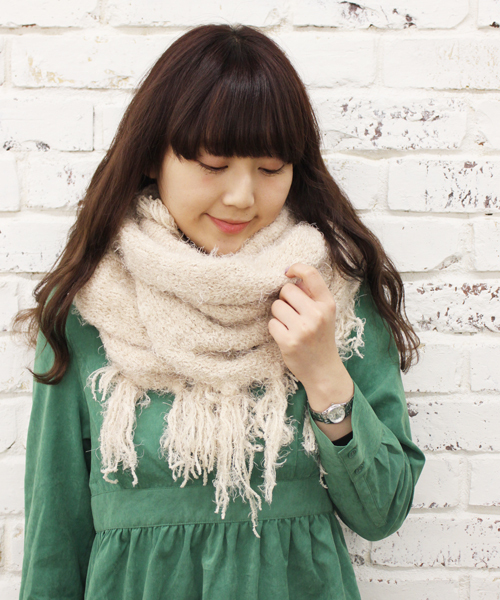 Kastane（カスタネ）の「【Kastane】フワーンケープ（ストール/ショール・レディース・オフホワイト/ターコイズブルー/グレー/ピンク/ネイビー・FREE）」の2枚目の写真