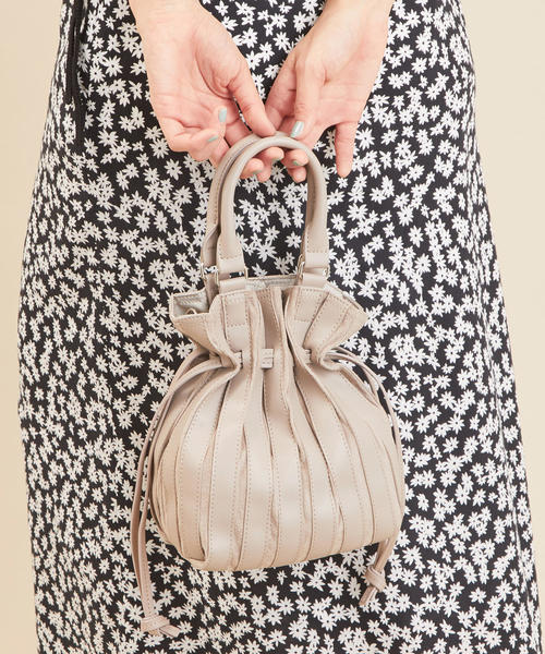 BEAUTY&YOUTH UNITED ARROWS（ビューティーアンドユースユナイテッドアローズ）の「BY∴ コンビパネルミニドローストトートバッグ -2WAY- ο（トートバッグ・レディース・ブラック/ライム/ライトグレー/オフホワイト・FREE）」の3枚目の写真