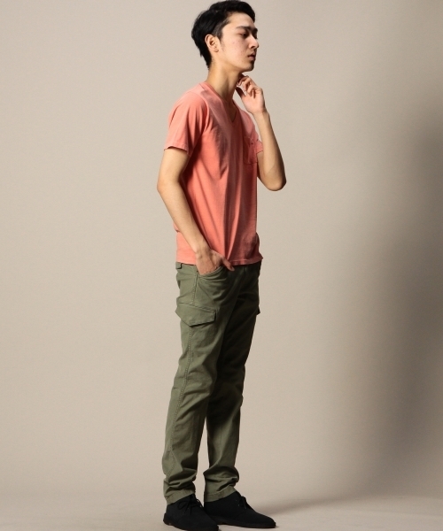 BEAUTY&YOUTH UNITED ARROWS（ビューティーアンドユースユナイテッドアローズ）の「BY チューブ 1ポケット Vネック ショートスリーブ カットソー ◆（Tシャツ/カットソー・メンズ・ホワイト/ダークグレー/ロイヤルブルー/イエロー/ライトブルー/ライトピンク/ライトグレー・MEDIUM/SMALL/LARGE/X-LARGE）」の16枚目の写真