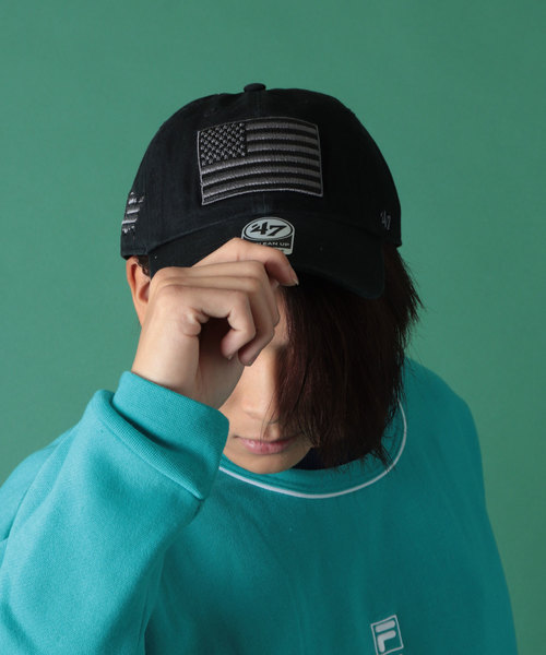'47（フォーティーセブン）の「MLB公認 ’47BRAND CLEAN UP CAP 星条旗 クリーナップキャップ（キャップ・メンズ・ホワイト/ブラック/ネイビー/ブラウン/グレー/カモフラージュ/ブラック×ホワイト/グレー系その他/ベージュ系その他/ウッドランド・FREE）」の2枚目の写真
