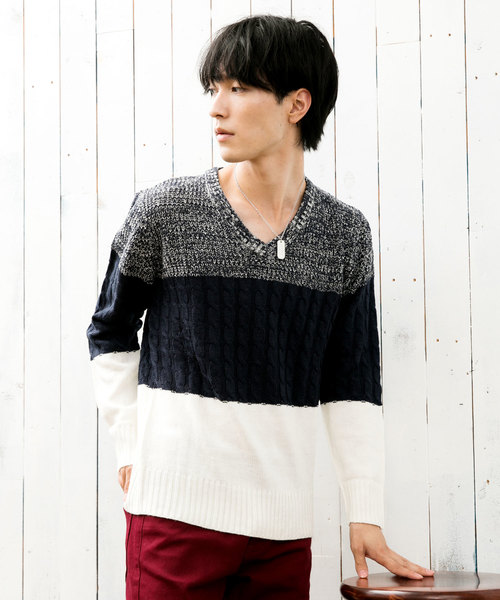 TopIsm(トップイズム)の「ケーブル編みVネックニットセーター(ニット/セーター・メンズ・ホワイト/ブラック/ネイビー/グレー・LL/M/L)」の4枚目の写真