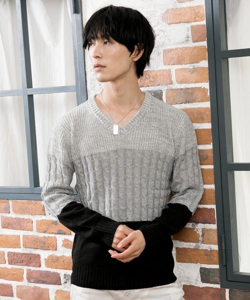 TopIsm(トップイズム)の「ケーブル編みVネックニットセーター(ニット/セーター・メンズ・ホワイト/ブラック/ネイビー/グレー・LL/M/L)」の1枚目の写真