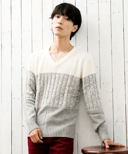 TopIsm(トップイズム)の「ケーブル編みVネックニットセーター(ニット/セーター・メンズ・ホワイト/ブラック/ネイビー/グレー・LL/M/L)」の2枚目の写真