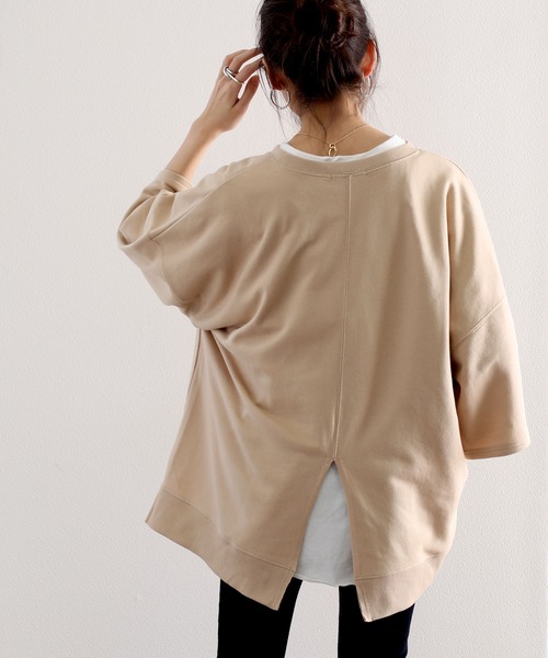 classicalelf（クラシカルエルフ）の「クルーネックバックスリットプルオーバー半端袖無地ミドル丈トレーナー（Tシャツ/カットソー・レディース・ベージュ/オフホワイト/ブラック・X-LARGE/MEDIUM/LARGE）」の4枚目の写真