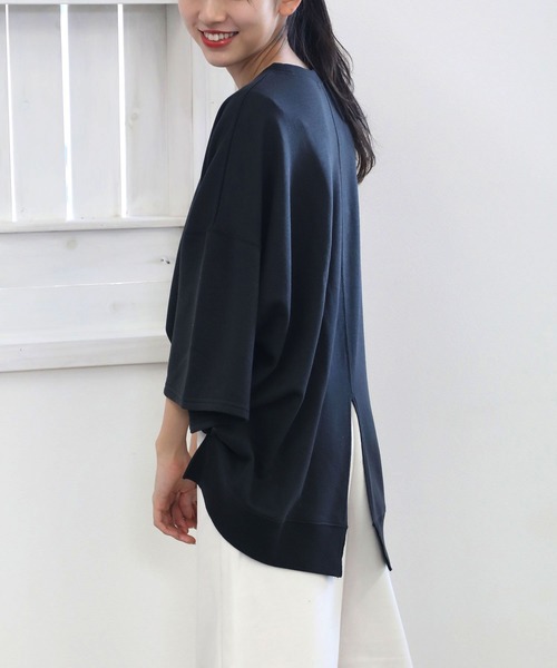 classicalelf（クラシカルエルフ）の「クルーネックバックスリットプルオーバー半端袖無地ミドル丈トレーナー（Tシャツ/カットソー・レディース・ベージュ/オフホワイト/ブラック・X-LARGE/MEDIUM/LARGE）」の17枚目の写真