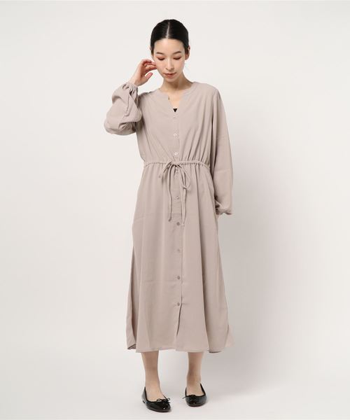STYLEBLOCK(スタイルブロック)の「レーヨンライクウエストドロストシャーリングガウンワンピース(ワンピース・レディース・ベージュ/グリーン/グレー系その他・M)」の4枚目の写真