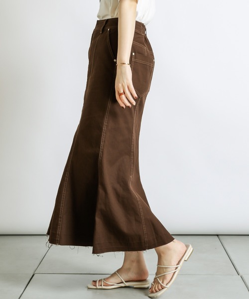 natural couture（ナチュラルクチュール）の「マーメイドフレアデニムスカート（デニムスカート・レディース・オフホワイト/ブラウン/ブルー/インディゴブルー・FREE）」の17枚目の写真