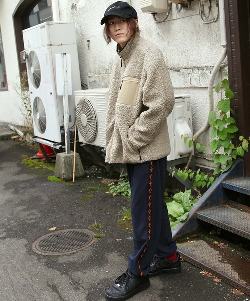 ZIP FIVE(ジップファイブ)の「シープボアフリーススタンドブルゾンジャケット(ブルゾン・レディース・ベージュ系/ブラウン/キャメル/ブラック/アイボリー/ブルー系/グリーン/ベージュ/ブラック系/パープル/ブラウン系・LARGE/MEDIUM/X-LARGE)」の13枚目の写真