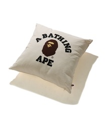 限定お買い得商品 A BATHING APE（アベイシングエイプ）の「COLLEGE SQUARE クッション・座布団