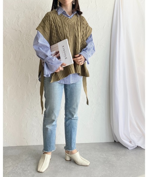 She's Closet(シーズクローゼット)の「サイドベルト付きケーブル編みニットベスト(ベスト・レディース・ベージュ/カーキ/オレンジ/アイボリー・FREE)」の16枚目の写真