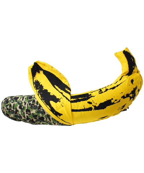 MLE × BAPE(R) ANDY WARHOL ABC BANANA CUSHION L（GREEN CAMO／BLUE