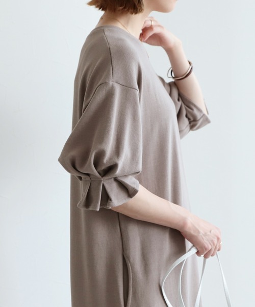 reca(レカ)の「タック袖ロングワンピース(ワンピース・レディース・ブラック/アイボリー/グレイッシュベージュ・FREE)」の4枚目の写真