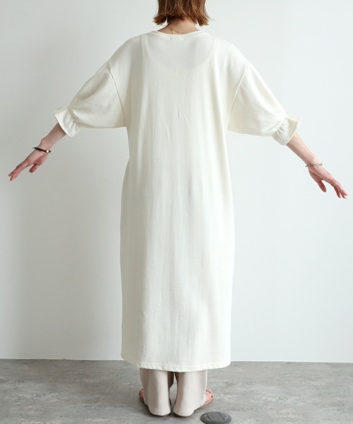 reca(レカ)の「タック袖ロングワンピース(ワンピース・レディース・ブラック/アイボリー/グレイッシュベージュ・FREE)」の12枚目の写真