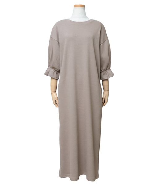 reca(レカ)の「タック袖ロングワンピース(ワンピース・レディース・ブラック/アイボリー/グレイッシュベージュ・FREE)」の5枚目の写真