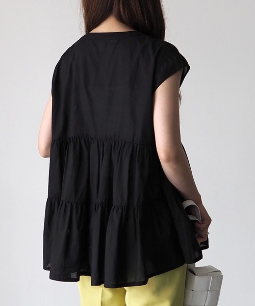 Riberry(リベリー)の「フレンチティアードブラウス(シャツ/ブラウス・レディース・オフホワイト/ブラック/ベージュ・MEDIUM)」の17枚目の写真