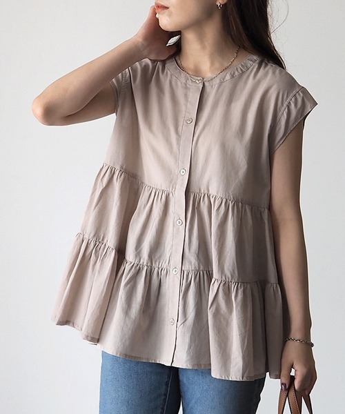 Riberry(リベリー)の「フレンチティアードブラウス(シャツ/ブラウス・レディース・オフホワイト/ブラック/ベージュ・MEDIUM)」の9枚目の写真