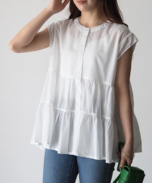 Riberry(リベリー)の「フレンチティアードブラウス(シャツ/ブラウス・レディース・オフホワイト/ブラック/ベージュ・MEDIUM)」の5枚目の写真