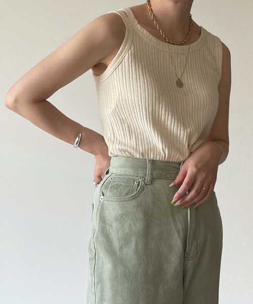 y/m by misato（イムバイミサト）の「片割れリブタンク（タンクトップ・レディース・ブラック/オフホワイト/モカ/イエロー系その他・FREE）」の2枚目の写真