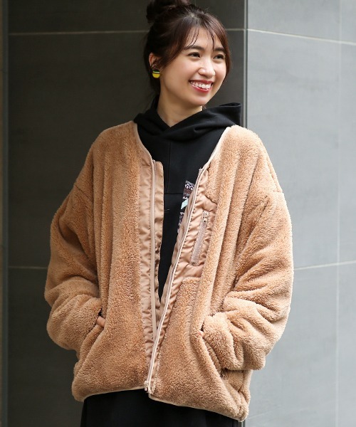 チチカカ(チチカカ)の「【ユニセックス】シェルバフリースジャケット(ノーカラージャケット・メンズ・ベージュ/ブラック・MEDIUM/LARGE)」の1枚目の写真