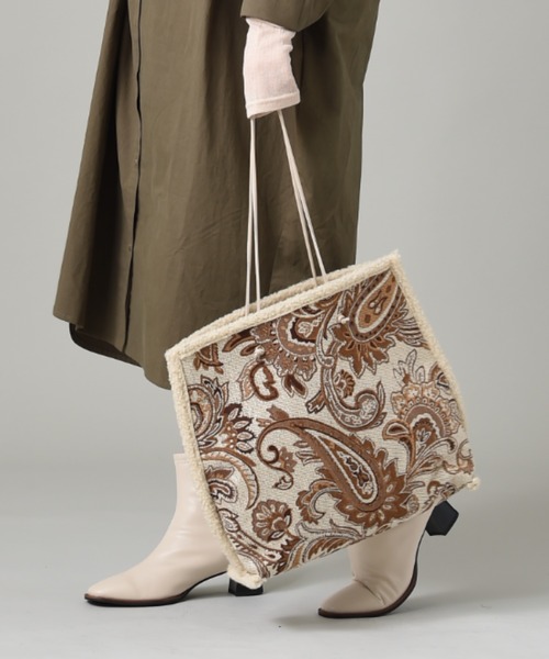 INTERPLANET(インタープラネット)の「ゴブラン*ボアリバーシブルBAG(トートバッグ・レディース・アイボリー/ブラウン・フリー)」の2枚目の写真