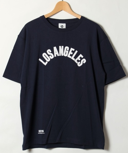 ALWAYS GOOD TIME(オルウェイズグッドタイム)の「【QUE/キュー】USAコットン アーチロゴプリントTシャツ(Tシャツ/カットソー・メンズ・ホワイト/ブラック/ネイビー/サックスブルー/ピンク/オレンジ/レモンイエロー・M/L/XL)」の4枚目の写真