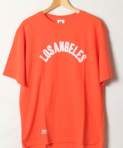 ALWAYS GOOD TIME(オルウェイズグッドタイム)の「【QUE/キュー】USAコットン アーチロゴプリントTシャツ(Tシャツ/カットソー・メンズ・ホワイト/ブラック/ネイビー/サックスブルー/ピンク/オレンジ/レモンイエロー・M/L/XL)」の1枚目の写真
