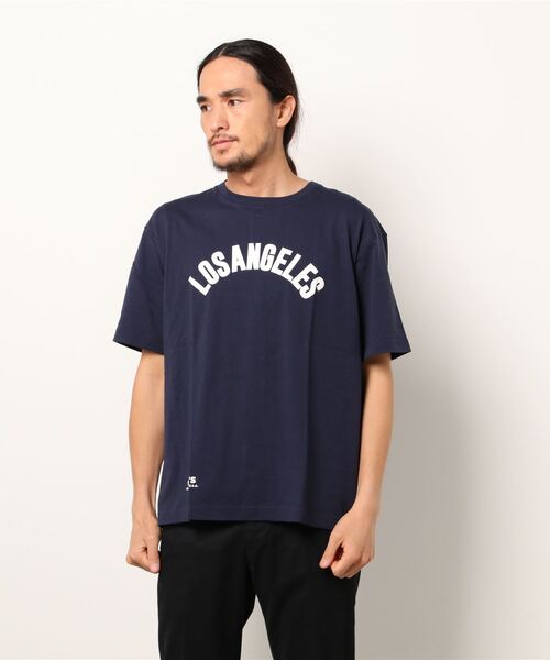 ALWAYS GOOD TIME(オルウェイズグッドタイム)の「【QUE/キュー】USAコットン アーチロゴプリントTシャツ(Tシャツ/カットソー・メンズ・ホワイト/ブラック/ネイビー/サックスブルー/ピンク/オレンジ/レモンイエロー・M/L/XL)」の11枚目の写真