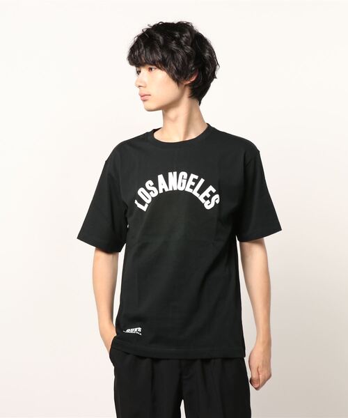 ALWAYS GOOD TIME(オルウェイズグッドタイム)の「【QUE/キュー】USAコットン アーチロゴプリントTシャツ(Tシャツ/カットソー・メンズ・ホワイト/ブラック/ネイビー/サックスブルー/ピンク/オレンジ/レモンイエロー・M/L/XL)」の10枚目の写真