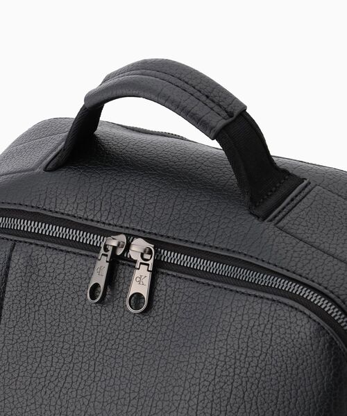 Calvin Klein Jeans（カルヴァンクラインジーンズ）の「CKJ TAGGED スリム バックパック（バックパック/リュック・メンズ・ブラック・FREE）」の11枚目の写真