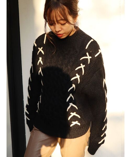 EVRIS（エヴリス）の「レースアップケーブルニット（ニット/セーター・レディース・ブラック/ネイビー・FREE）」の11枚目の写真