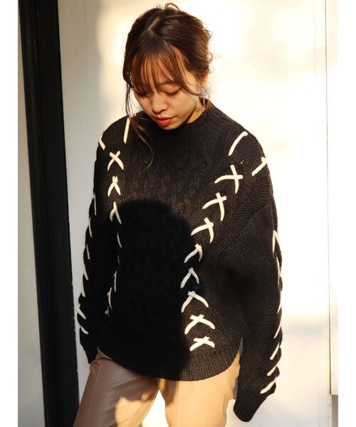 EVRIS（エヴリス）の「レースアップケーブルニット（ニット/セーター・レディース・ブラック/ネイビー・FREE）」の9枚目の写真