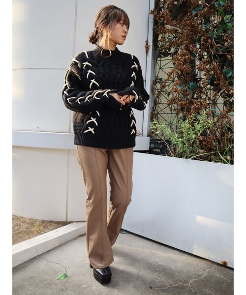 EVRIS（エヴリス）の「レースアップケーブルニット（ニット/セーター・レディース・ブラック/ネイビー・FREE）」の5枚目の写真