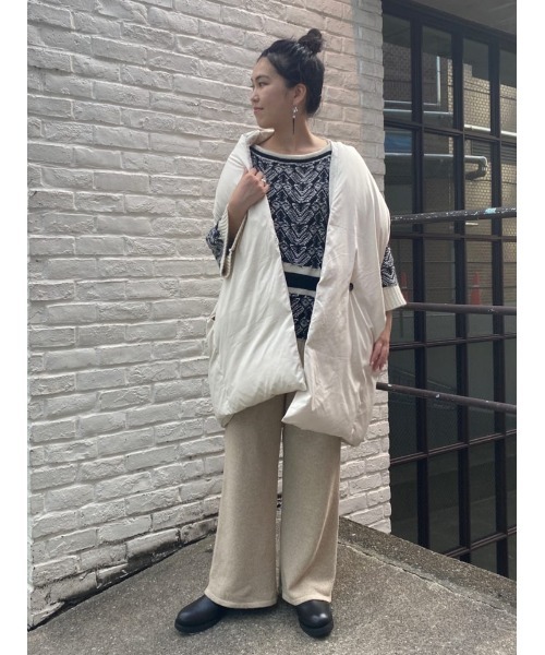 BEARDSLEY（ビアズリー）の「腰回りまで包まれる安心感ダウンベスト（ダウンベスト・レディース・アイボリー/ブラック・FREE）」の14枚目の写真