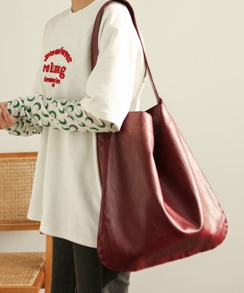 TABI PAL（タビパル）の「柔らかい　大容量　ショルダーバッグ（ショルダーバッグ・レディース・ブラック/グレー/ブラウン/ワインレッド・FREE）」の4枚目の写真