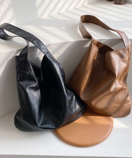 TABI PAL（タビパル）の「柔らかい　大容量　ショルダーバッグ（ショルダーバッグ・レディース・ブラック/グレー/ブラウン/ワインレッド・FREE）」の9枚目の写真