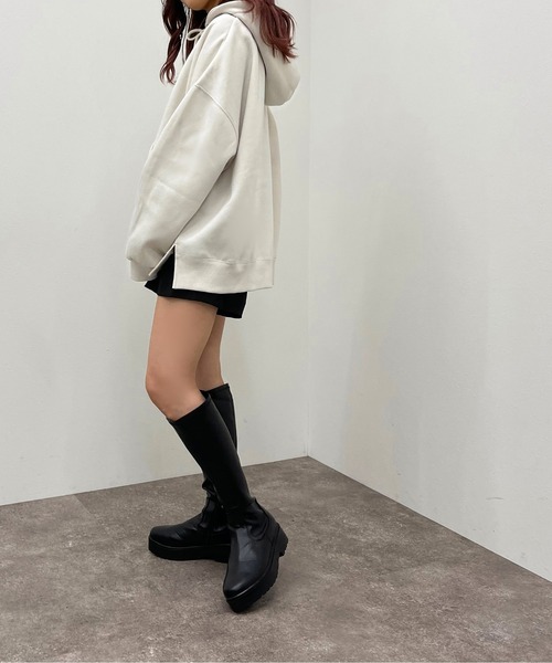 apres jour mignon(アプレジュールミニョン)の「ロゴフーディー 【ZOZOTOWN限定アイテム】【9PO】(パーカー・レディース・ブラック/アイボリー/オートミール/ダークブルー・X-LARGE/フリー)」の13枚目の写真