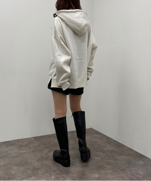 apres jour mignon(アプレジュールミニョン)の「ロゴフーディー 【ZOZOTOWN限定アイテム】【9PO】(パーカー・レディース・ブラック/アイボリー/オートミール/ダークブルー・X-LARGE/フリー)」の5枚目の写真