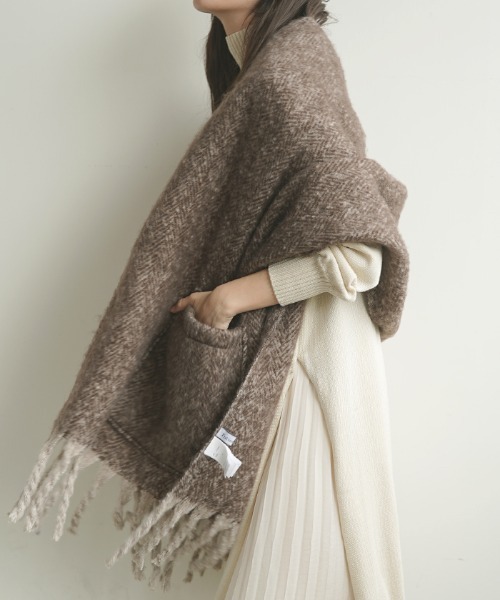 Futier land(フューティアランド)の「ポケット付きツイード風フェイクウールマフラー(マフラー・レディース・ブラック/ブラウン・FREE)」の17枚目の写真