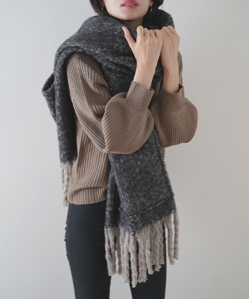 Futier land(フューティアランド)の「ポケット付きツイード風フェイクウールマフラー(マフラー・レディース・ブラック/ブラウン・FREE)」の12枚目の写真