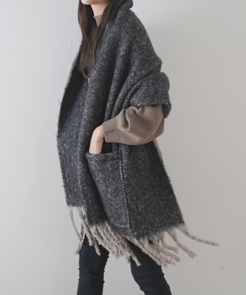 Futier land(フューティアランド)の「ポケット付きツイード風フェイクウールマフラー(マフラー・レディース・ブラック/ブラウン・FREE)」の5枚目の写真